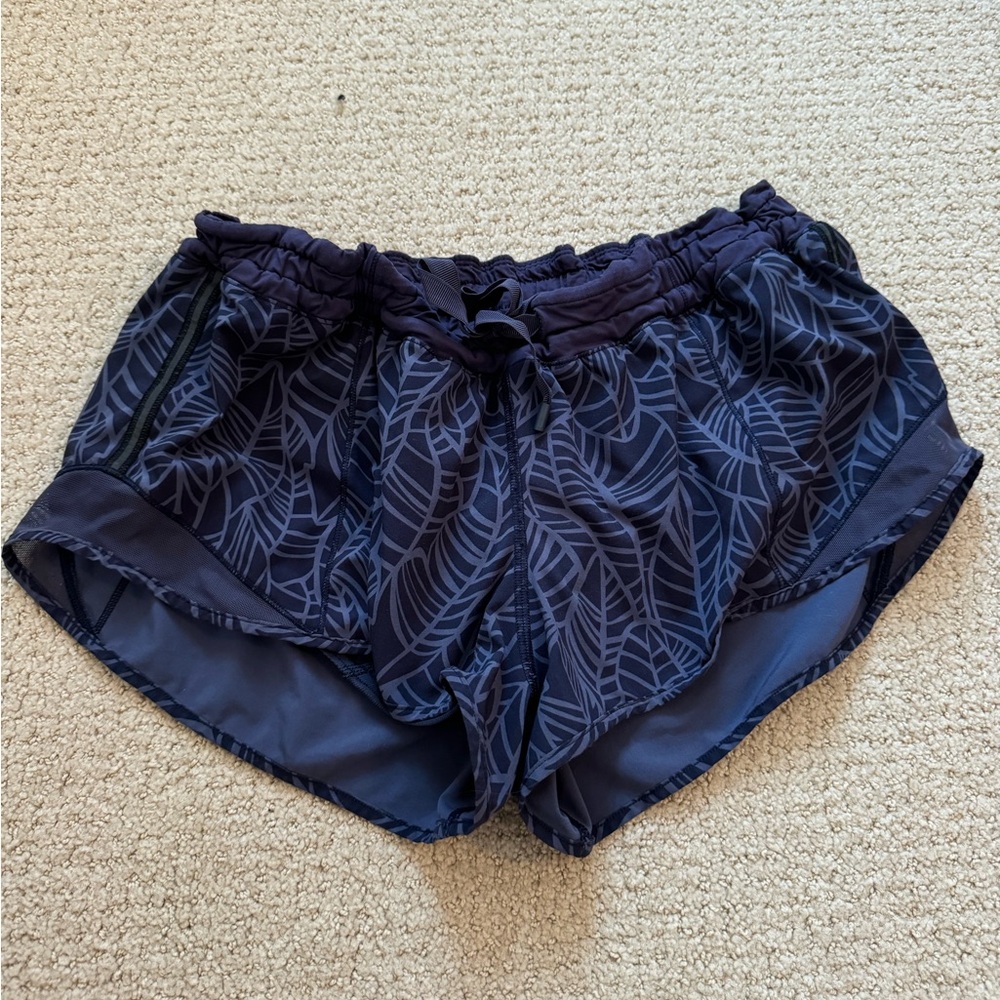 Lululemon shorts size 6